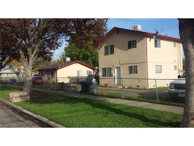 136 S St in Merced, CA - Building Photo