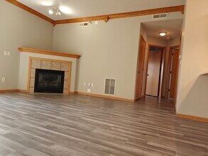 515 Penn Ct in North Liberty, IA - Foto de edificio - Building Photo