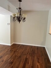 305 Berrington Ct in Bethel Park, PA - Foto de edificio - Building Photo