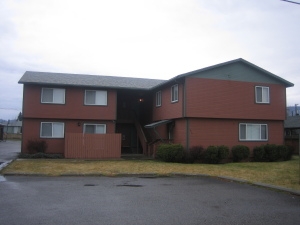 1614 E 3rd Ave in Post Falls, ID - Foto de edificio