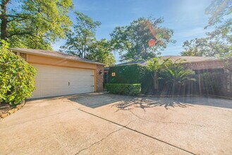 19 Lancelot Ln in Conroe, TX - Building Photo - Building Photo