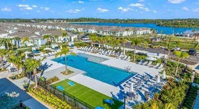 The Tides at Waterside in Sarasota, FL - Foto de edificio - Building Photo