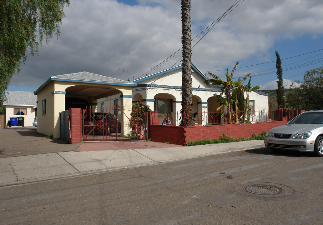 Seaward Apartments in San Ysidro, CA - Foto de edificio