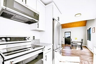 1244 Hyland Dr in Evergreen, CO - Building Photo - Building Photo