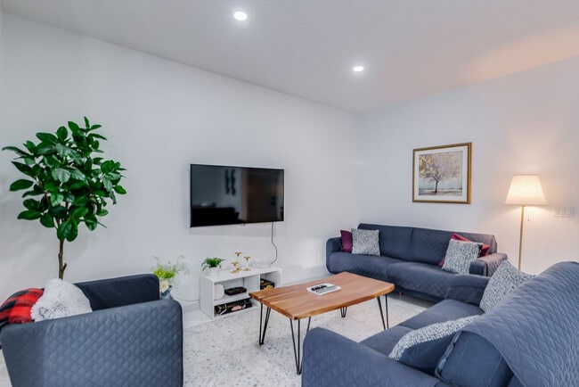 1712 Graydon Hill Link SW