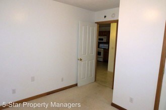 13 Ems D9 Ln in Syracuse, IN - Building Photo - Building Photo