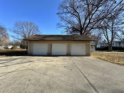 242 W Main St in Evansville, WI - Building Photo - Building Photo