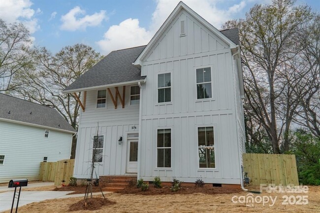 576 Reid St in Belmont, NC - Building Photo - Building Photo