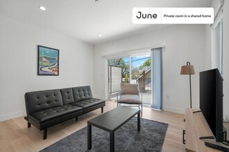Private bedroom in 4 bed/3 bath Home in Los Angeles, CA - Building Photo - Building Photo