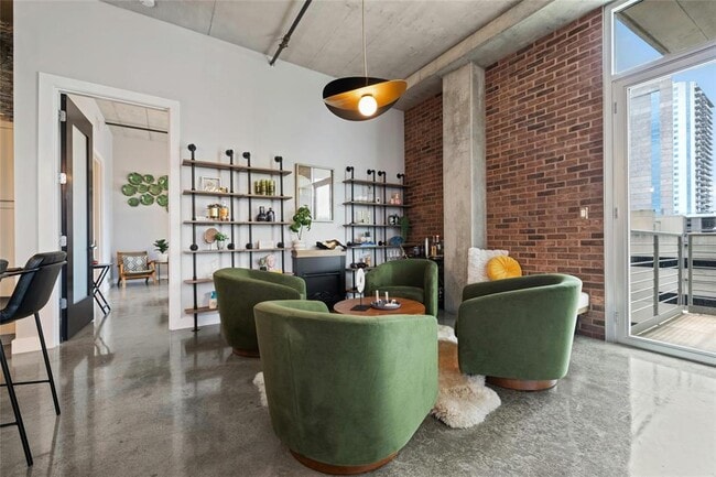 property at 800 W 5th St