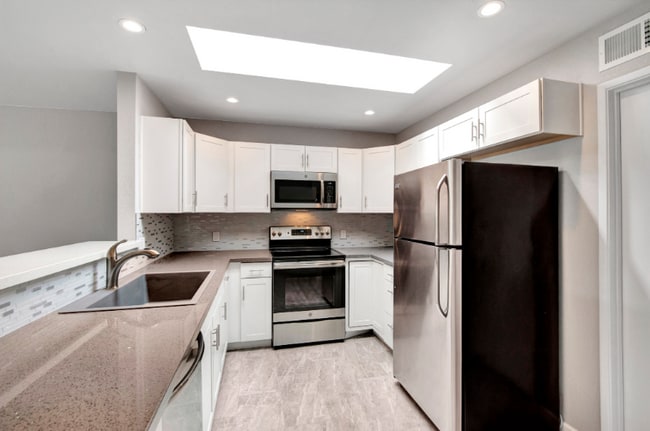 2515 E Villa Maria Dr in Phoenix, AZ - Building Photo - Building Photo