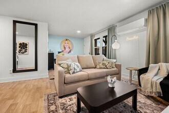 The Jefferson Apartments in Nashville, TN - Building Photo - Building Photo