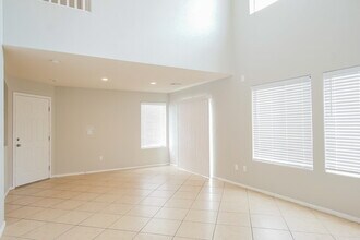 8133 S Ribbon Falls St in Las Vegas, NV - Building Photo - Building Photo