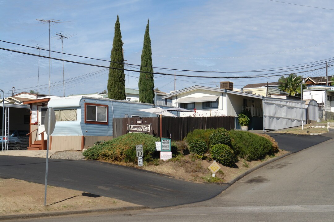 Buena Vista in Vista, CA - Foto de edificio