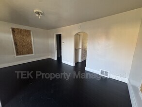 210 Dewey Ave in Rochester, NY - Building Photo - Building Photo