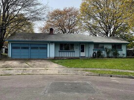 16880 SW Cambridge Ct in Beaverton, OR - Building Photo