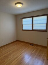 2141 E Claiborne St in Springfield, MO - Foto de edificio - Building Photo