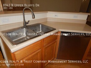 8942 N Upper Bluffs Dr in Tucson, AZ - Building Photo - Building Photo