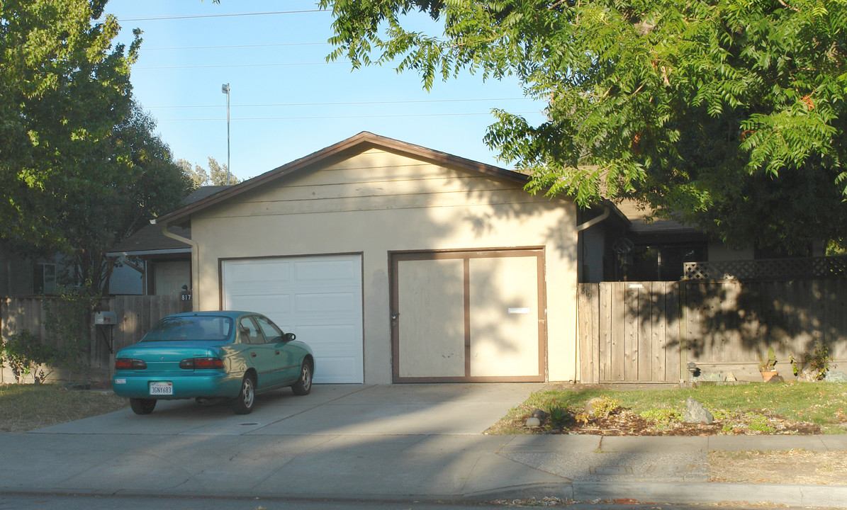 817-819 San Juan Dr in Sunnyvale, CA - Foto de edificio