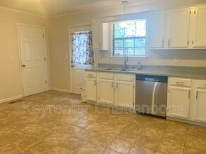 8307 Iris Dr in Chattanooga, TN - Building Photo - Building Photo
