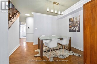 576 Ontario St in Toronto, ON - Building Photo - Building Photo