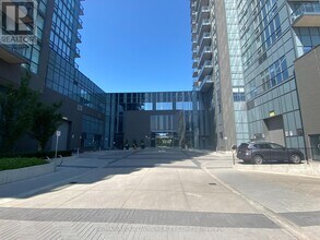 5025-5025 Four Springs Ave in Mississauga, ON - Building Photo - Building Photo