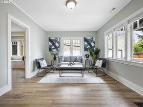 7700 SE Mitchell St in Portland, OR - Building Photo - Building Photo