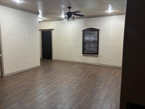 8216 Casa Verde Rd in Laredo, TX - Building Photo - Building Photo