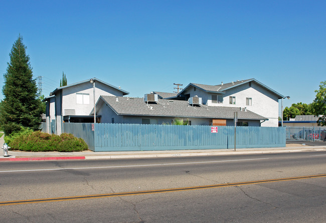 2255-2257 N Meridian Ave in Fresno, CA - Building Photo - Building Photo