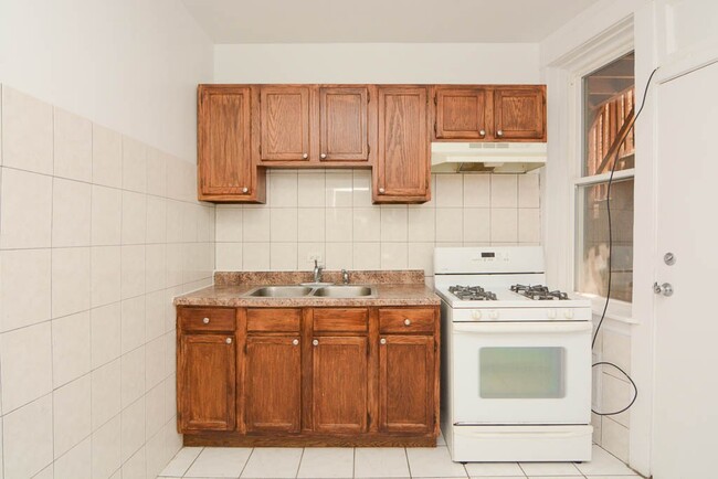 2921 W George St, Unit A05W in Chicago, IL - Foto de edificio - Building Photo