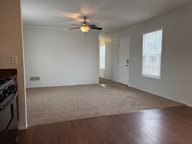 1921 Winter Park Dr in Ankeny, IA - Foto de edificio - Building Photo