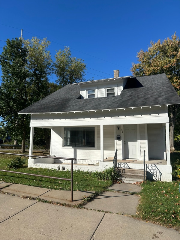 property at 906 Prospect Ave