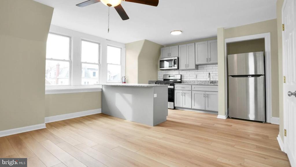 413 Gay St in Phoenixville, PA - Building Photo