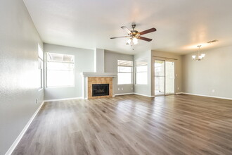4048 Hazelridge Dr in Las Vegas, NV - Building Photo - Building Photo
