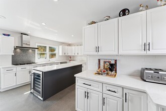 11 Oneck Rd in Westhampton Beach, NY - Building Photo - Building Photo