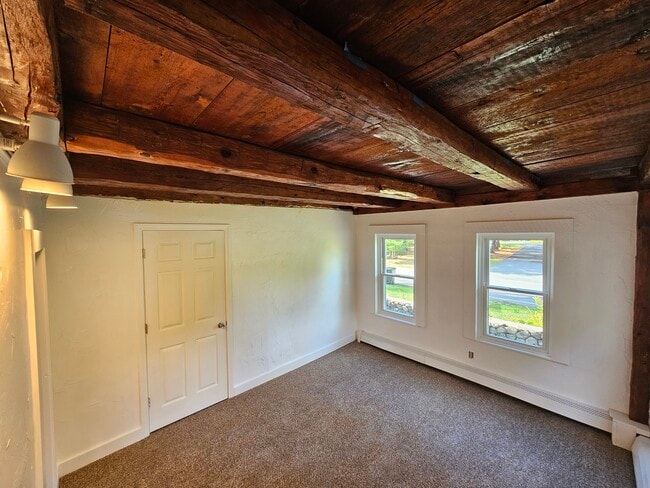 81 Oak St, Unit 1 in East Bridgewater, MA - Building Photo - Building Photo