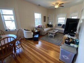 107 Yale St, Unit 107 in Medford, MA - Building Photo - Building Photo