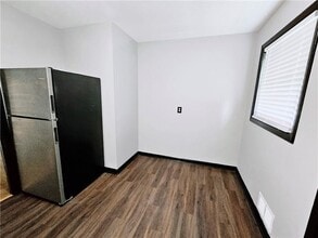 2877 Whispering Hills Dr in Atlanta, GA - Building Photo - Building Photo