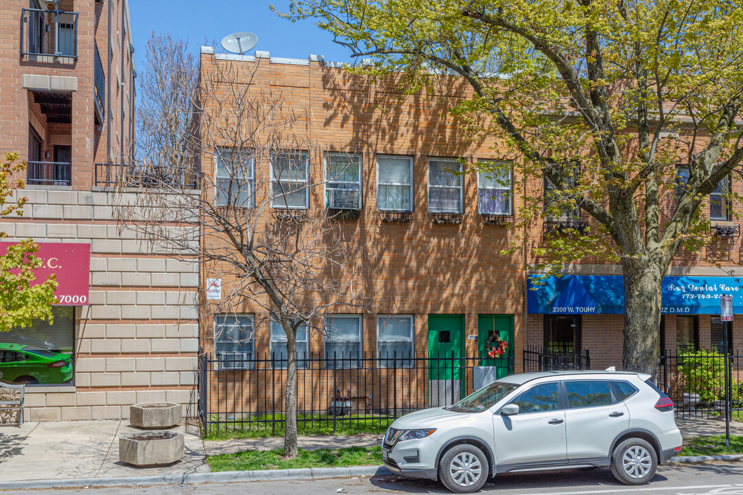 2302 W Touhy Ave in Chicago, IL - Foto de edificio