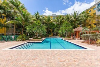 6001 SW 70th St, Unit 410 in South Miami, FL - Building Photo - Building Photo