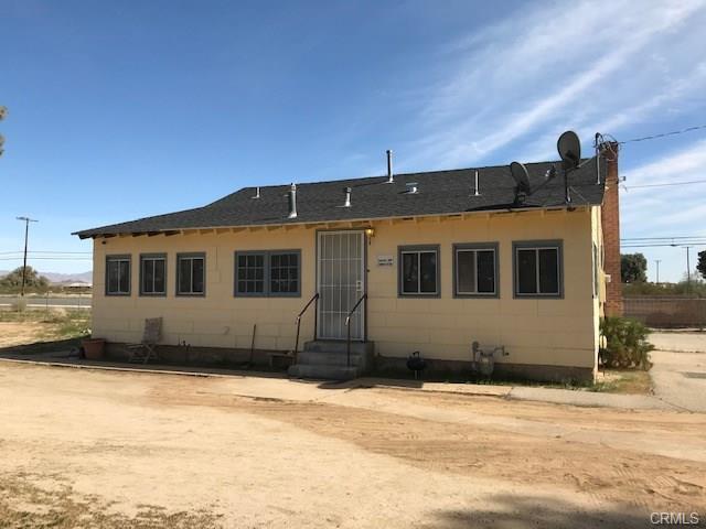 4488 Adobe Rd in Twentynine Palms, CA - Building Photo