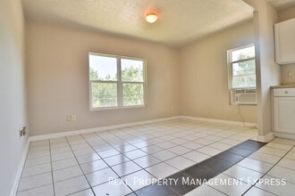 Great Upper level 1 Bedroom Apartment in Sioux Falls, SD - Building Photo - Building Photo