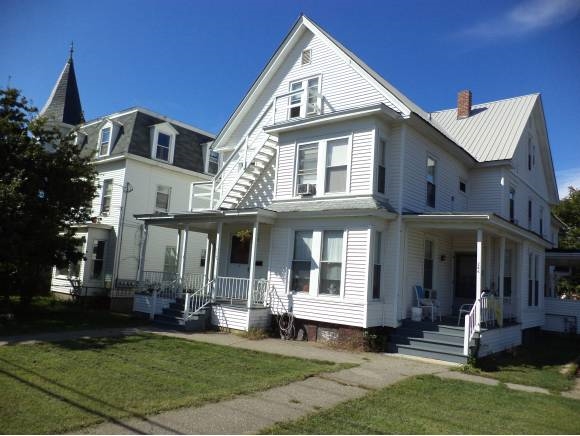 24 Gilford Ave in Laconia, NH - Foto de edificio