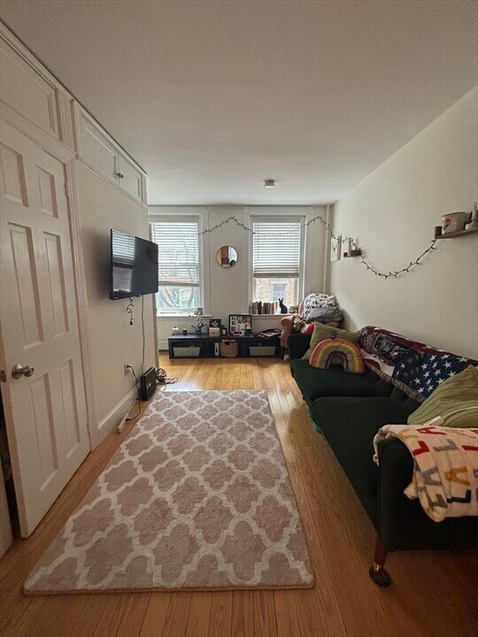 37 Garden St, Unit 5 in Boston, MA - Building Photo