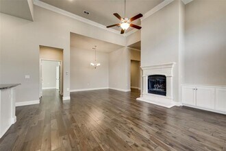 915 Birds Fort Trail in Arlington, TX - Building Photo - Building Photo