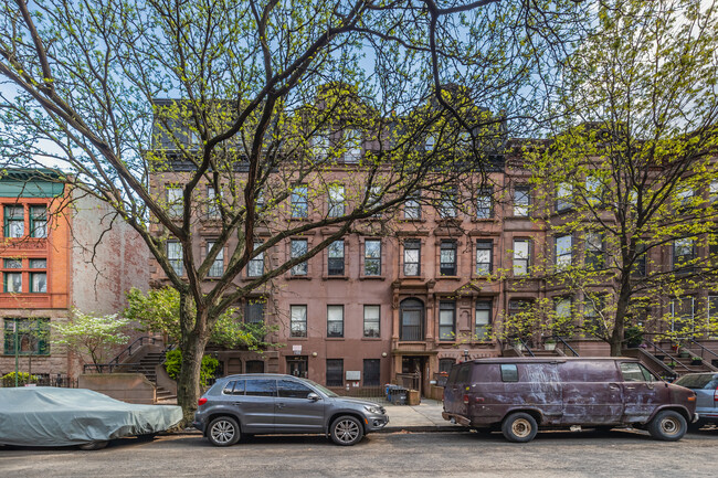 186 Hancock Street in Brooklyn, NY - Foto de edificio - Building Photo
