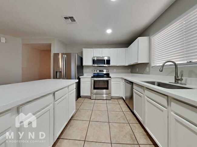 11529 W Flores Dr in El Mirage, AZ - Foto de edificio - Building Photo