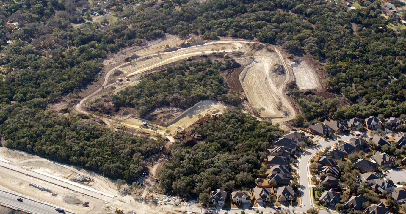 Granada Ridge in Austin, TX - Building Photo