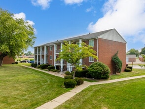 MAPLE CREST in Kokomo, IN - Foto de edificio - Building Photo