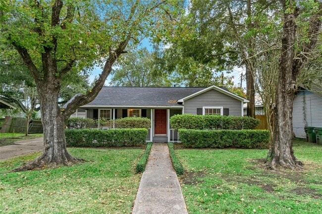 property at 1110 Woods Dr